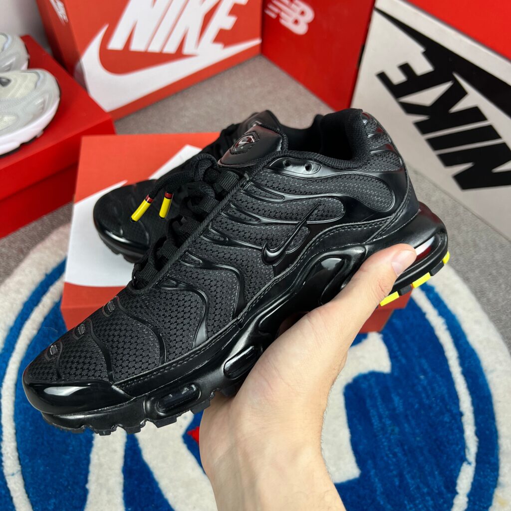 Tn Black Black