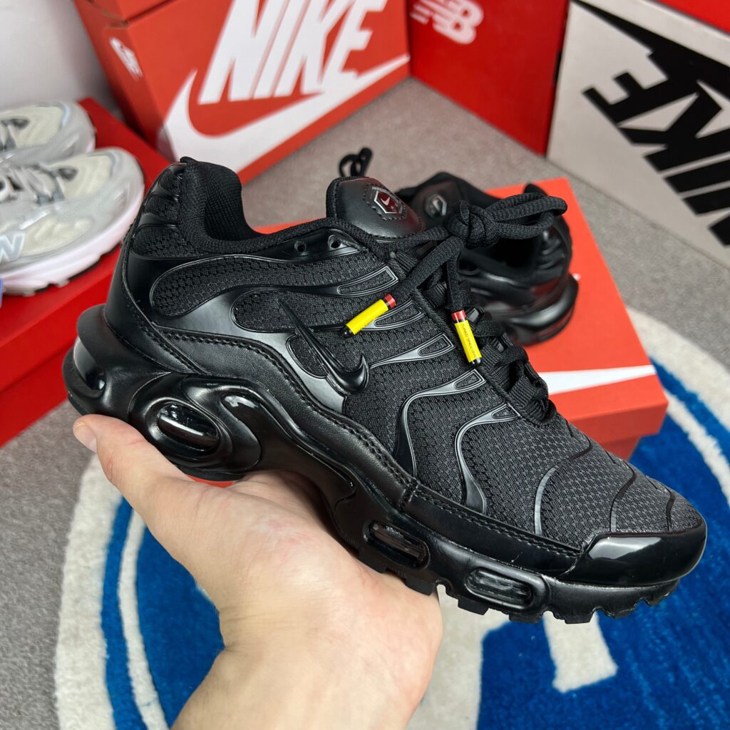 Tn Black Black