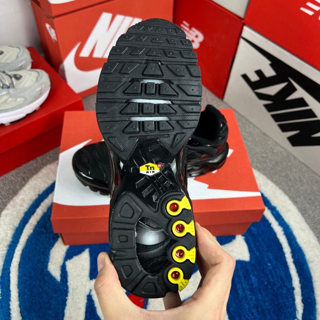 Tn Black Black